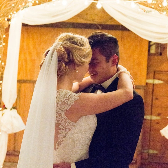 New Drop Wedding Veil with Blusher English Net - Picture 4 of 6